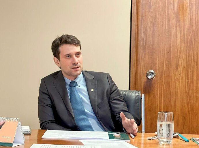 Combate ao câncer e fortalecimento do SUS é tema de novo artigo do deputado Daniel Barbosa