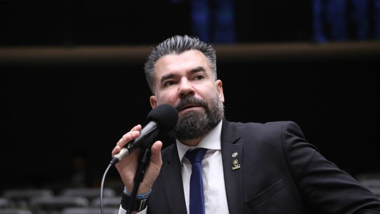Comissão da Câmara aprova punição para presos que posarem para fotos dentro de presídios