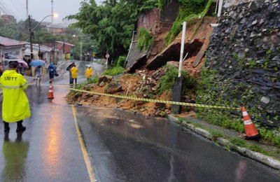  Interdição de trecho da rua São Francisco, no Ouro Preto 