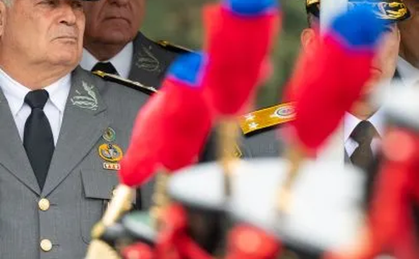 Forças Armadas defendem manifestações pacíficas e criticam excessos