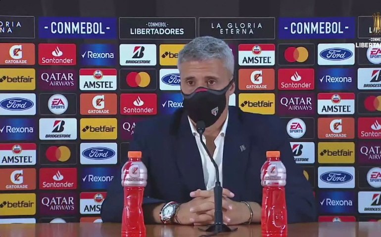 Com lesão de Igor Vinícius, Crespo pode manter Daniel Alves como ala no São Paulo
