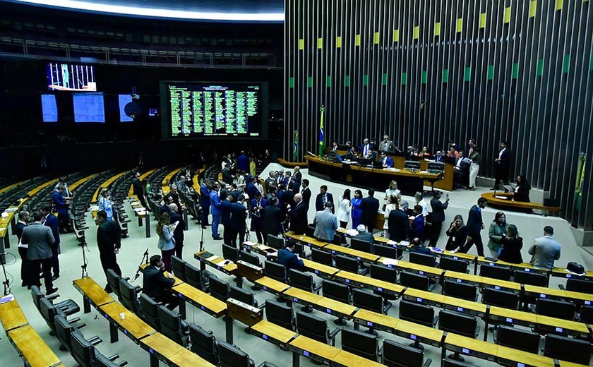 Congresso repõe R$ 4,25 bilhões em emendas de comissão no Orçamento 2024