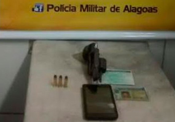 PM recupera veículo roubado e apreende arma de fogo no interior de AL