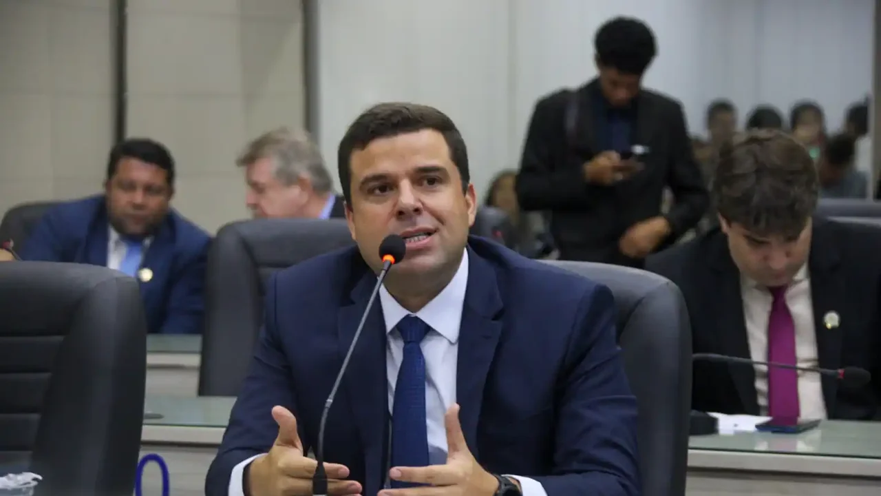 Concurso da Câmara: vereador denunciou colegas, voltou atrás e tentou justificar o erro injustificável