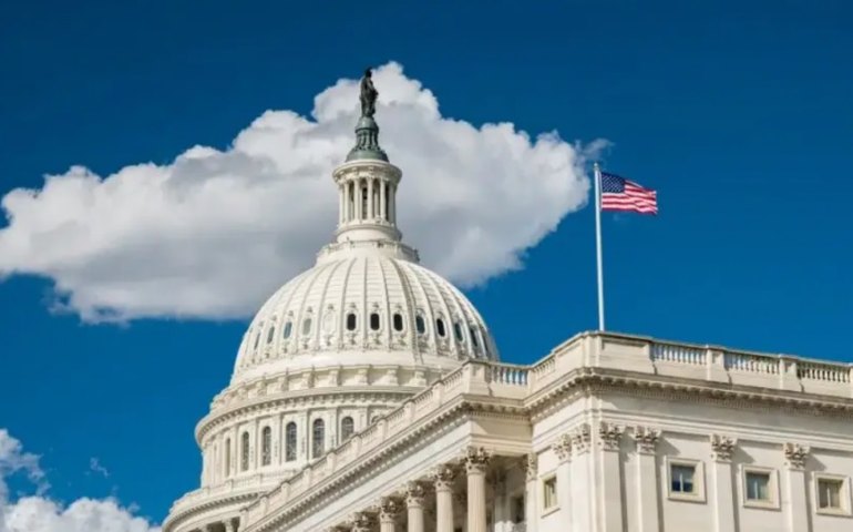 Congresso dos EUA deve retomar atividades dividido e impulsionando batalhas