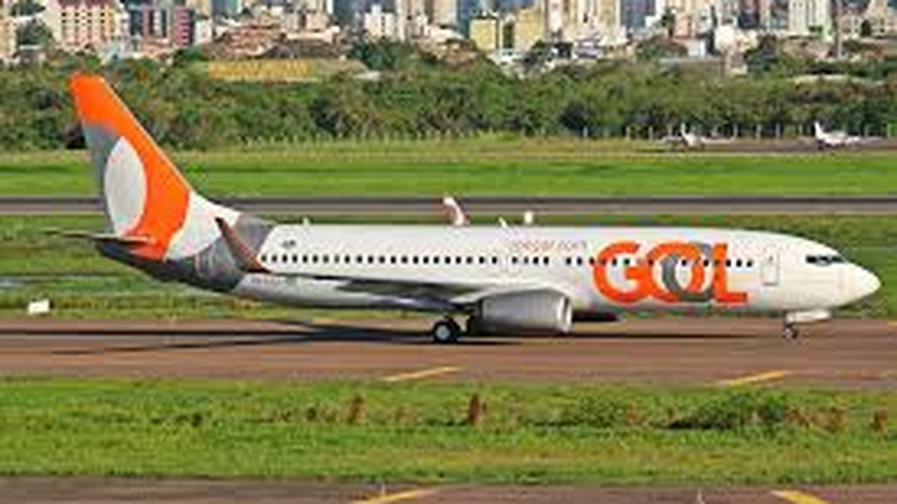 'Sangramentos nasais e dor nos tímpanos': pelo menos 13 passageiros são hospitalizados após Boeing despencar 7.600 metros; vídeo