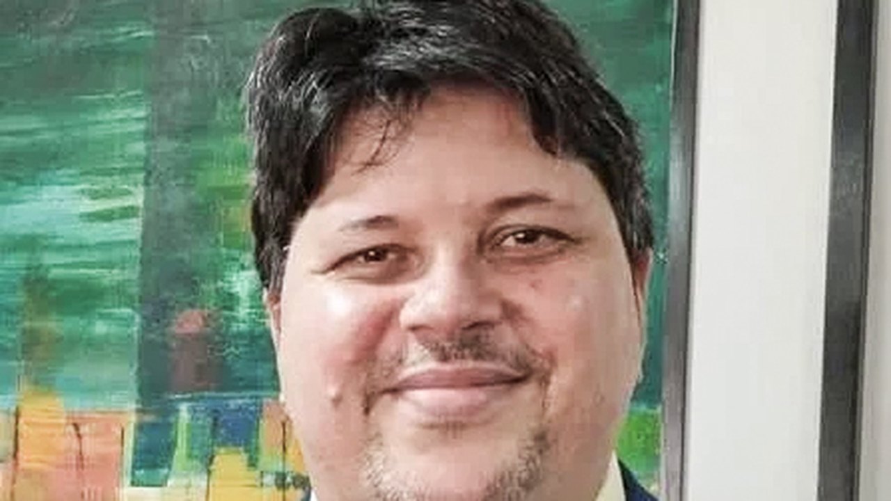 Jornalista brasileiro crítico ao governo Milei é deportado da Argentina