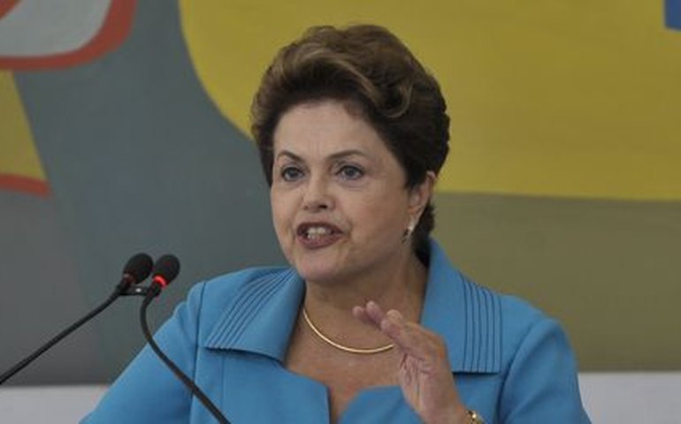 Dilma chama brasileiros a se unirem na torcida pela seleção