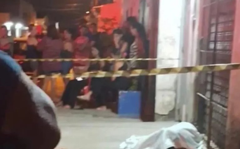 Homem é morto a tiros após agredir esposa em Maceió