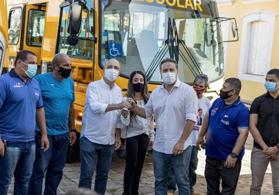 Governo de Alagoas amplia transporte escolar em Penedo