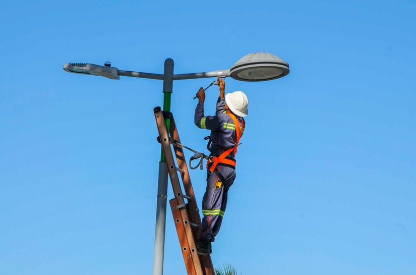 Prefeitura de Maceió reforça iluminação em Mangabeiras e Cruz das Almas