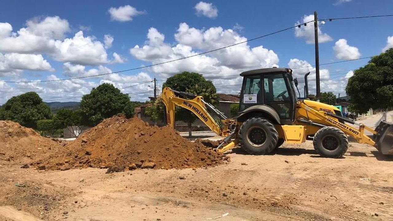 Prefeitura de Branquinha inicia terraplanagem para construção da Creche CRIA