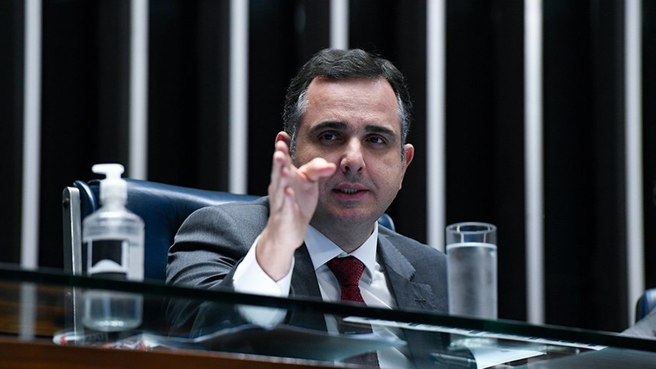 Pacheco suspende sessão para aguardar votação de MP dos ministérios na Câmara