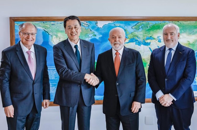Presidente Lula conversa sobre investimentos no Brasil com CEO da Nissan