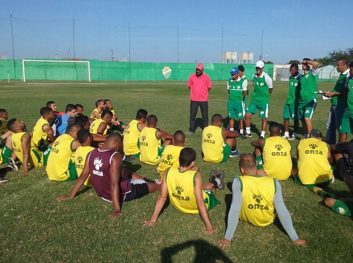 Coruripe se reapresentou nesta terça e continua se preparando para o estadual