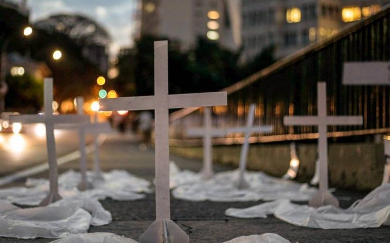 País supera os 200 mil casos e é 6º no mundo