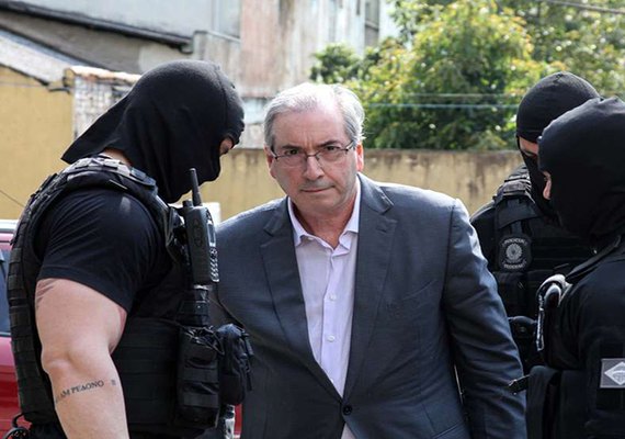 Cunha faz exame em IML do PR após noite em cela de 12 m²