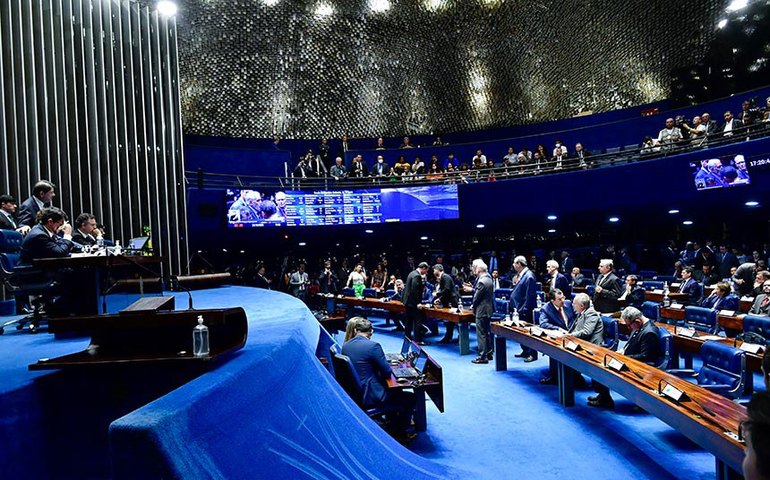 PEC que limita decisões monocráticas no STF passa por 1ª sessão de discussão