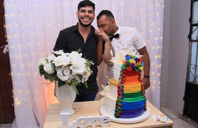 157 casais celebram a igualdade e o amor em casamento coletivo da Justiça Itinerante
