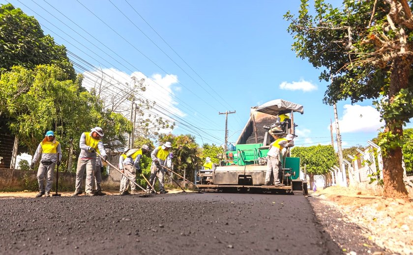 Prefeito Luciano Barbosa anuncia projeto de pavimentação em Município