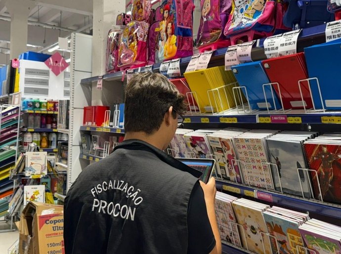 Procon Maceió divulga pesquisa de preços de material escolar 2026