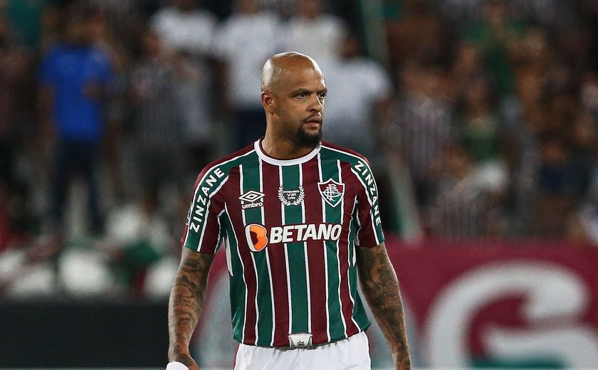 Felipe Melo é expulso após agredir funcionário do Atlético-GO em derrota do Fluminense