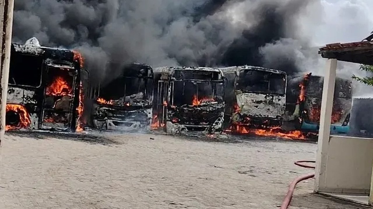 Delegado ouve nesta terça proprietário da empresa que teve nove ônibus incendiados, em Arapiraca