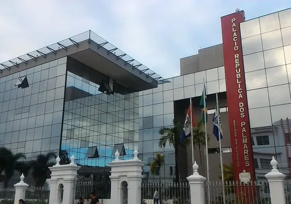 Governo de Alagoas suspende expediente na segunda-feira (24), em virtude do feriado de São João