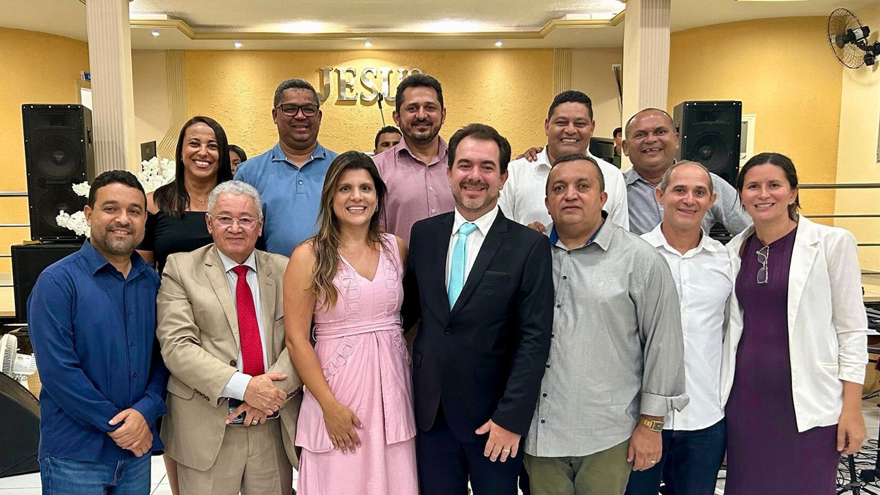 Prefeita Marcela Gomes participa de atos religiosos para agradecer por sua reeleição em Novo Lino