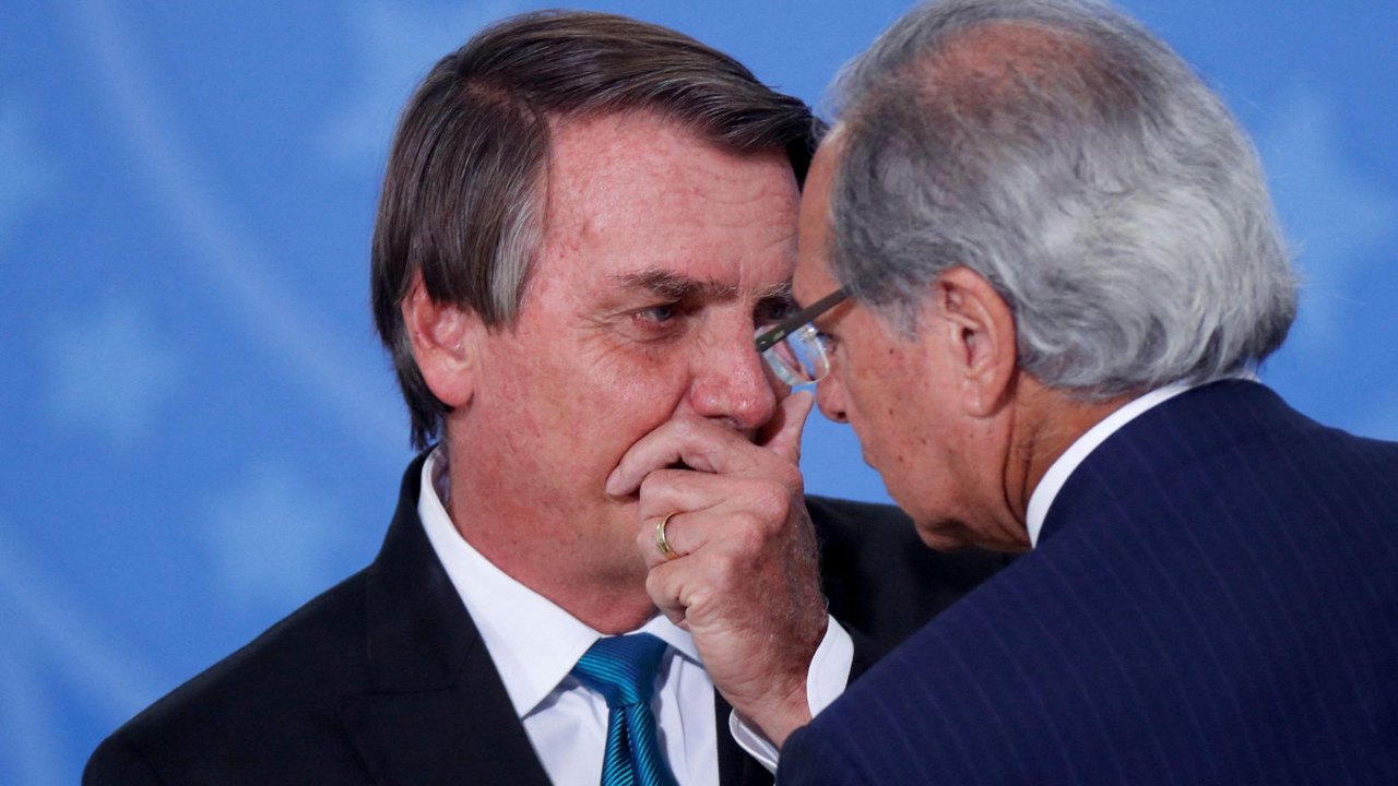 Campanha de Bolsonaro prevê retomar projeto da Carteira Verde Amarela