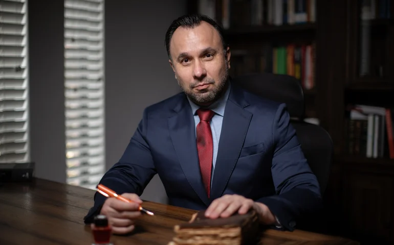 Mulheres no Irã enfrentam restrições estruturais que se agravam em cenários de guerra, afirma Daniel Toledo