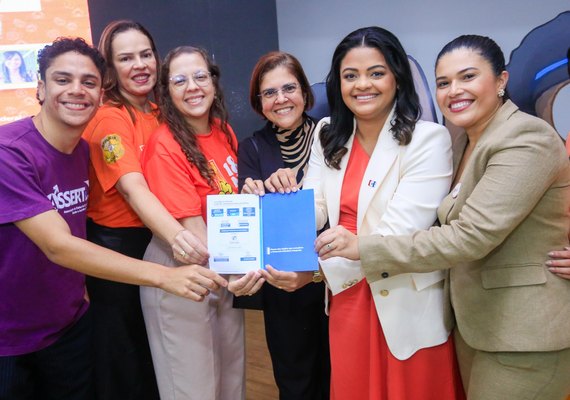 Cria assina acordo de cooperação e reforça compromisso com a proteção de crianças e adolescentes