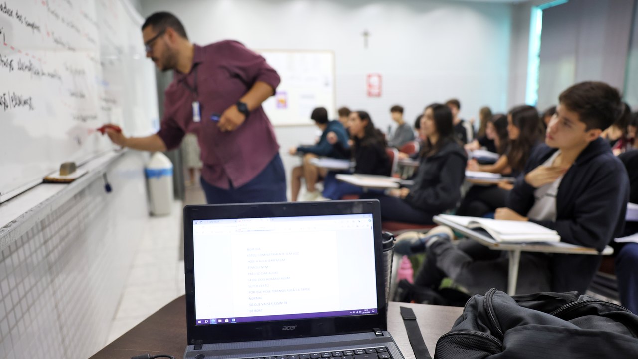 Docentes usam inteligência artificial para inovar e engajar alunos