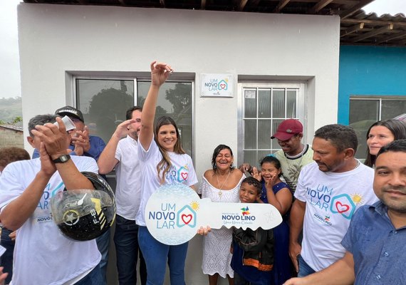 Prefeita Marcela Gomes realiza sonho de famílias linenses com entrega de moradias