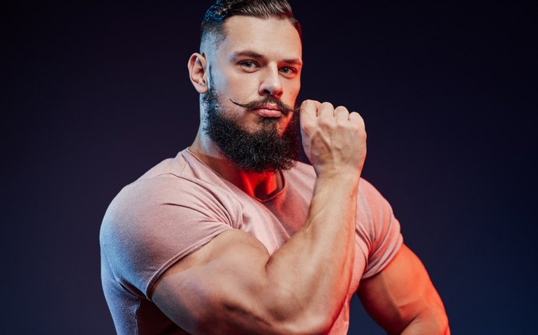 Coaches de masculinidade estão em alta e preocupam especialistas