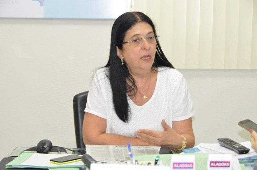 Secretária Rozangela Wyszomirska discute ações da saúde no Ministério