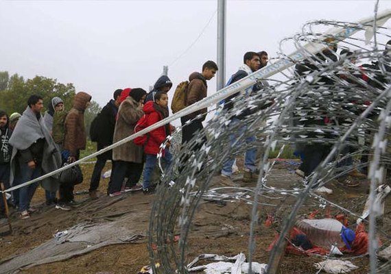 Hungria fechará fronteira com a Croácia à meia-noite