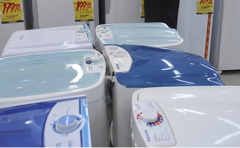 Pode lavar calcinha e cueca na máquina de lavar? Especialista responde