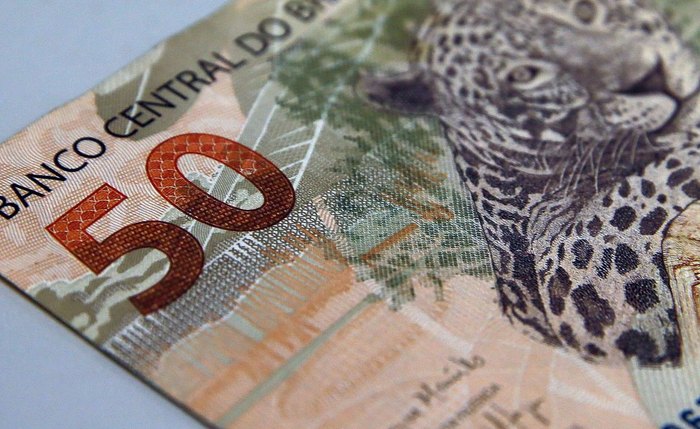 Salário mínimo será de R$ 1.100 em 2021