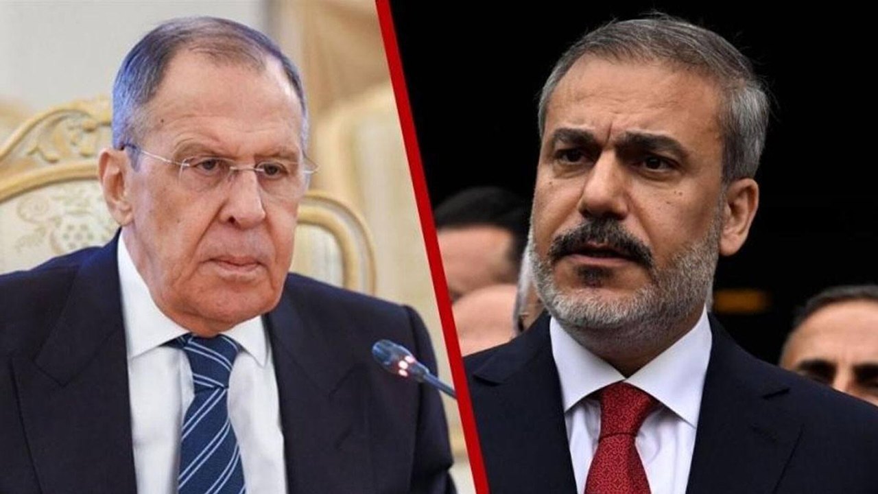 Os ministros das Relações Exteriores da Rússia, Sergei Lavrov, e da Turquia, Hakan Fidan, conversaram por telefone nesta quinta-feira (28) e discutiram iniciativas para pôr fim ao conflito ucraniano, segundo informou uma fonte diplomática turca à Sputnik.