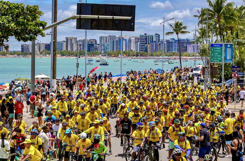 1º Passeio Ciclístico Detran-AL reúne mais de mil pessoas por um trânsito seguro