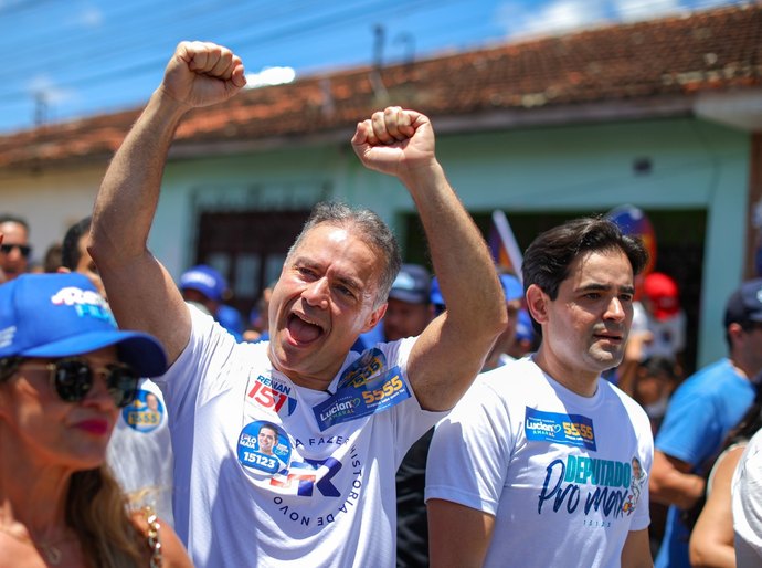 Em Fernão Velho, Renan Filho apresenta plano de obras para o bairro