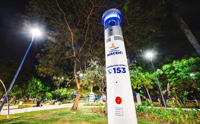 Totens de segurança instalados em Maceió reforçam monitoramento em tempo real