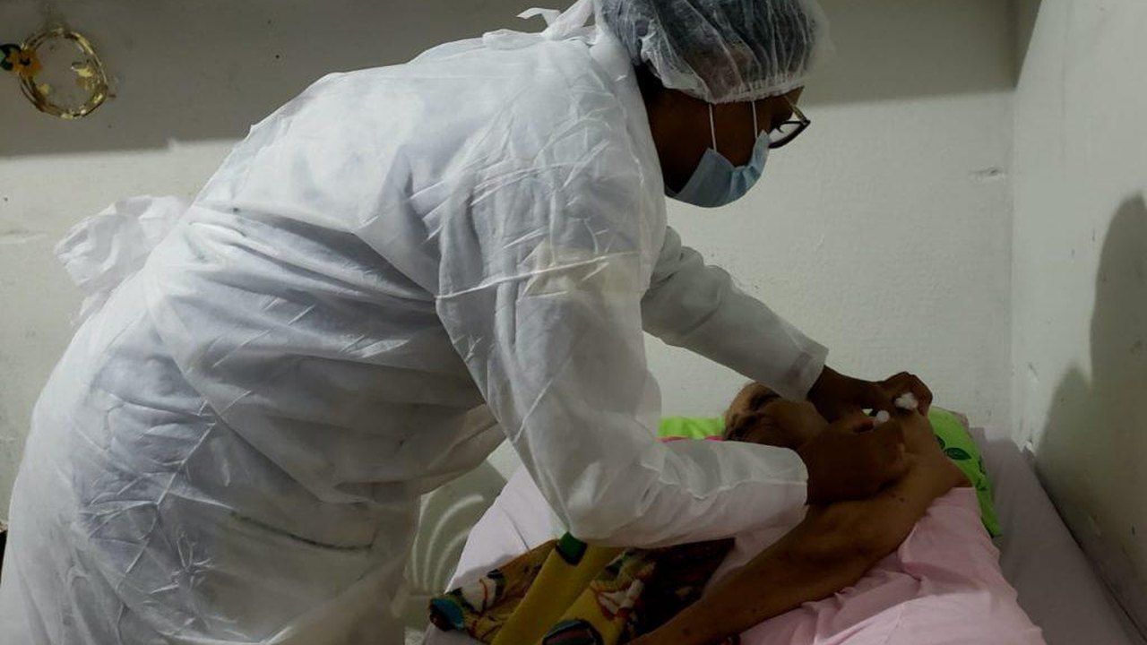 Saúde mantém vacinação em domicílio para usuários acamados