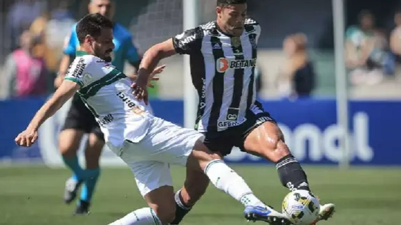 Atlético-MG marca no último lance, se reabilita com vitória e afunda o Coritiba
