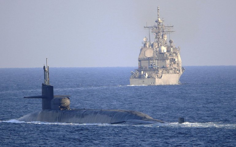 Bloqueio do estreito de Ormuz revela desejo de Trump de evitar operação terrestre, diz analista