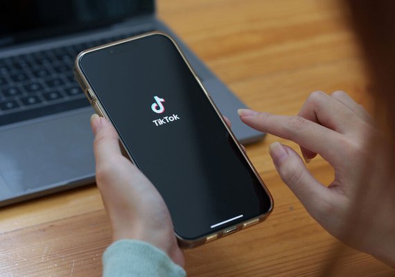 TikTok vai criar novas ferramentas para combater desinformação durante eleição no bloco