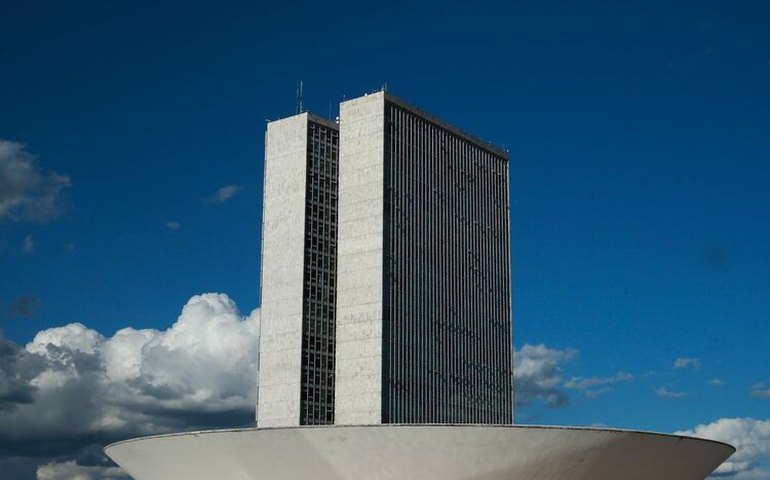 Votação da reforma tributária na CCJ do Senado fica para 16 de março