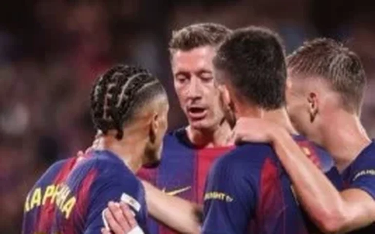 Barcelona supera Rayo Vallecano e mantém liderança isolada em La Liga