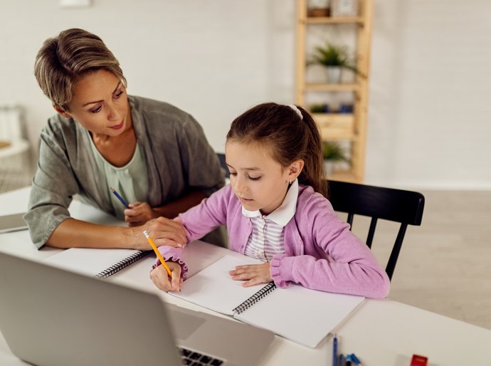 Acompanhar os estudos dos filhos é cuidado ou pode estimular a dependência?